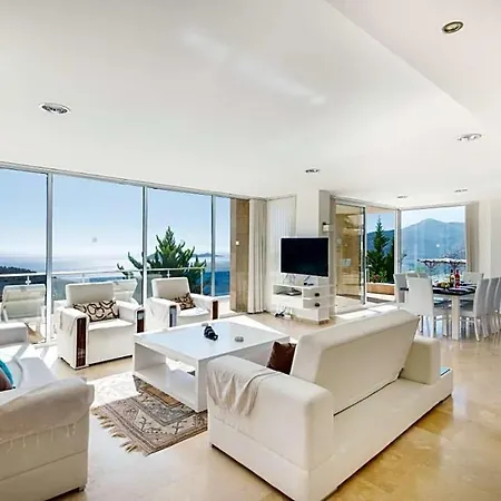 Sleeps 10 Pool Air Con Wifi *