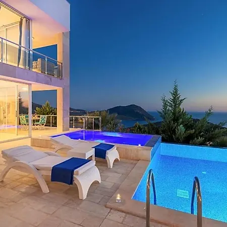 Sleeps 10 Pool Air Con Wifi